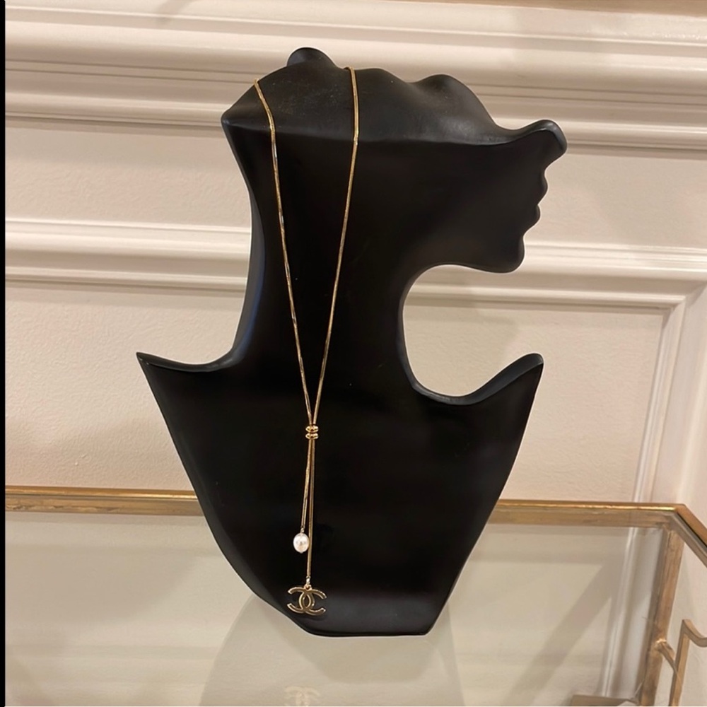 CHANEL Gold Necklace with Pearl and Logo Charm - Picture 6 of 10